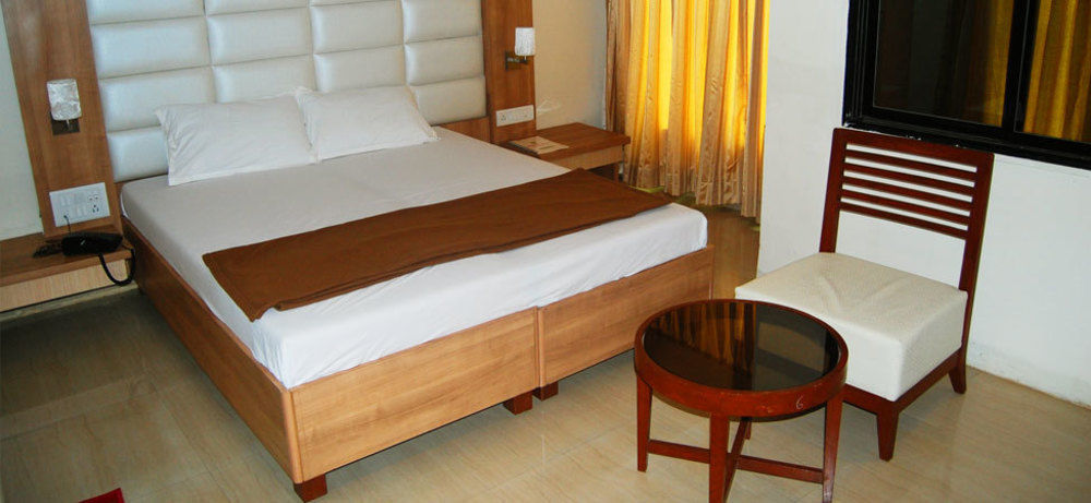 נאווי מומבאי Oyo 2026 Hotel Aishwarya Residency מראה חיצוני תמונה