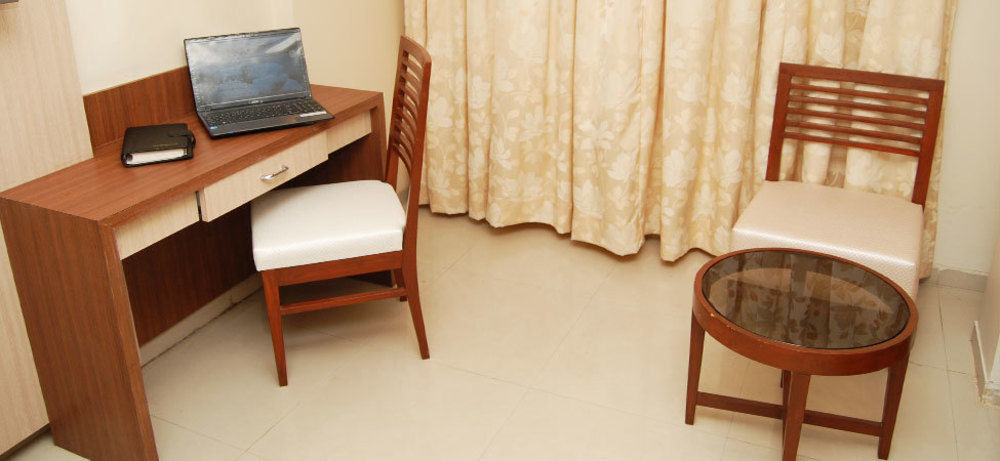 נאווי מומבאי Oyo 2026 Hotel Aishwarya Residency מראה חיצוני תמונה
