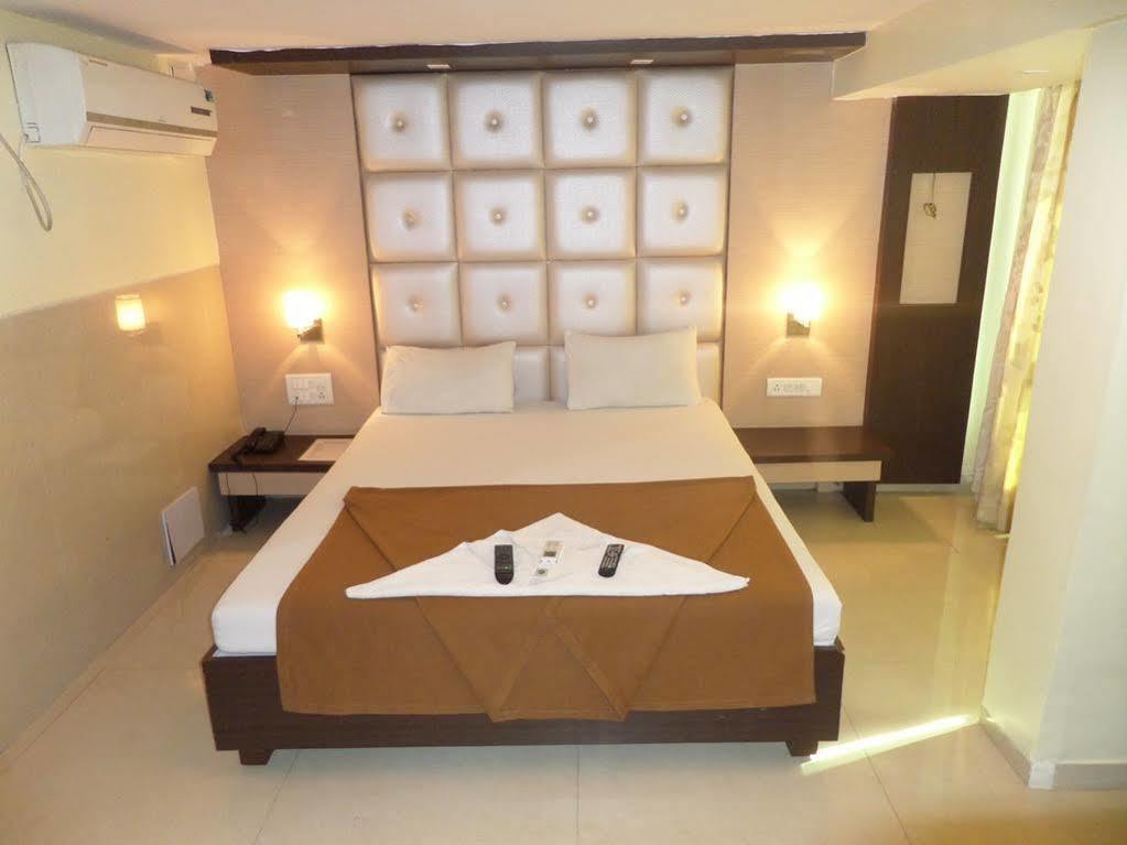 נאווי מומבאי Oyo 2026 Hotel Aishwarya Residency מראה חיצוני תמונה
