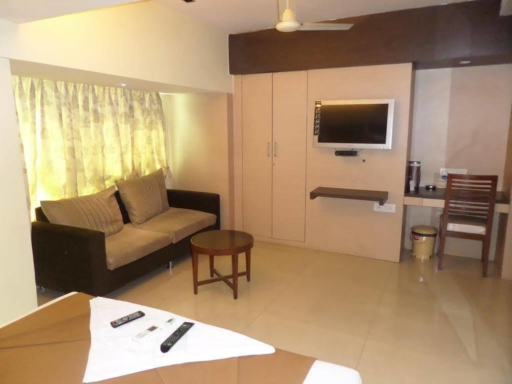 נאווי מומבאי Oyo 2026 Hotel Aishwarya Residency מראה חיצוני תמונה
