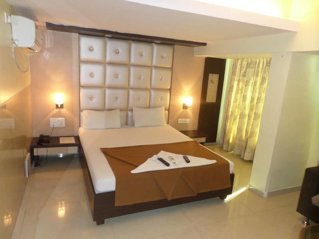 נאווי מומבאי Oyo 2026 Hotel Aishwarya Residency מראה חיצוני תמונה