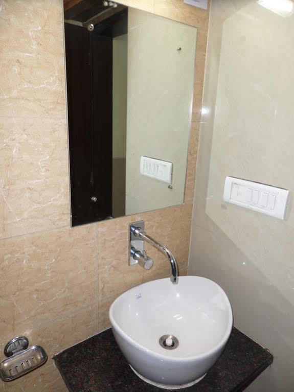 נאווי מומבאי Oyo 2026 Hotel Aishwarya Residency מראה חיצוני תמונה